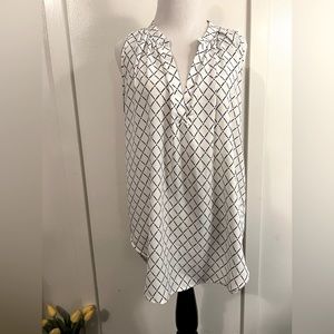 Bo bel white sleeveless dress shirt with blue pattern medium